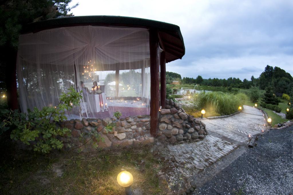 Hotel Dworek Helena Biała Podlaska Esterno foto