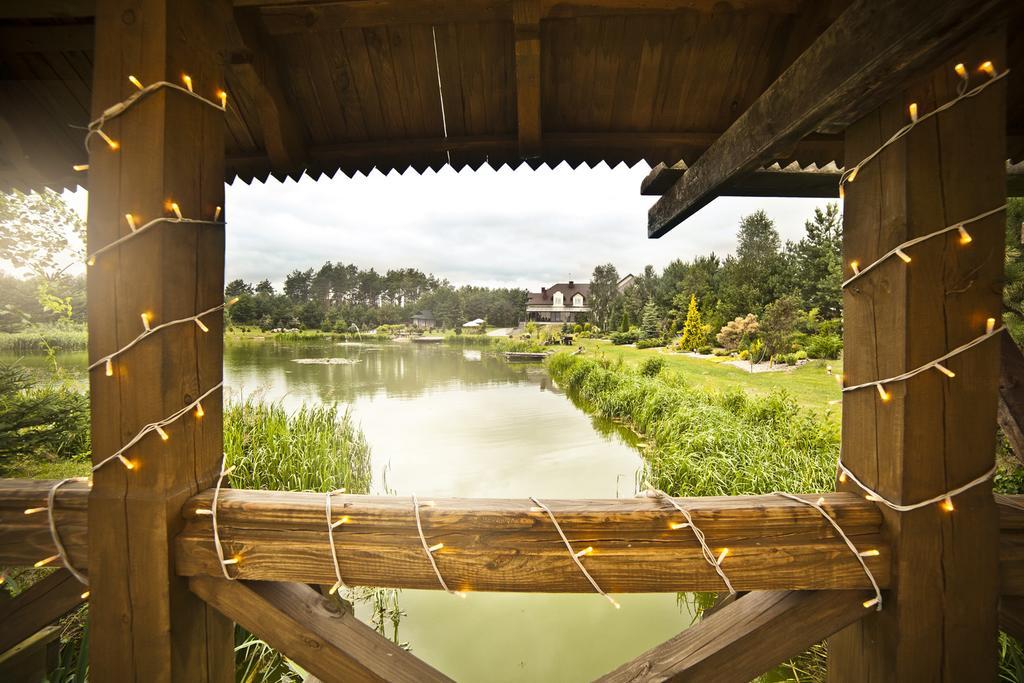 Hotel Dworek Helena Biała Podlaska Esterno foto