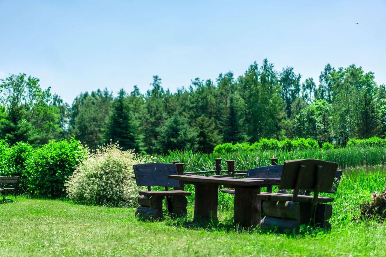 Hotel Dworek Helena Biała Podlaska Esterno foto